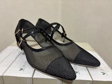 [새상품급] dazzlin 크로스 메쉬 시어 로우 슈즈