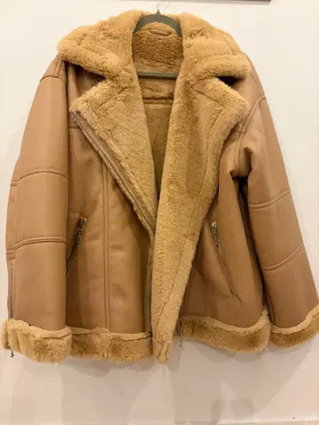 jouetie 베이지 무스탕 코트