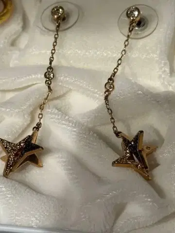 스와로브스키 별 모양 귀걸이