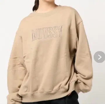 MOUSSY 로고 맨투맨 베이지
