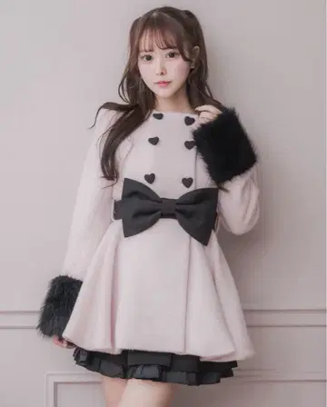 pium 하트 버튼 리본 벨트 샤기 코트