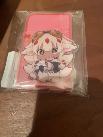 파프타의 아크릴 북엔드