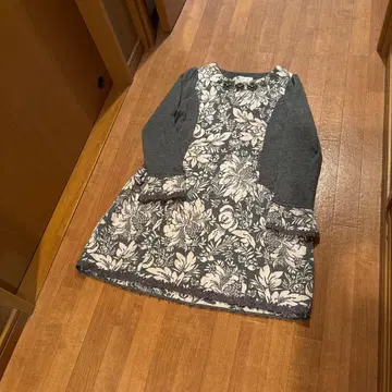 Super Beauty 꽃무늬 긴팔 원피스 42 사이즈