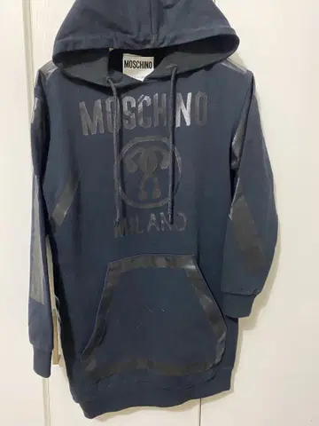 MOSCHINO 다크 그레이 후드 부착 후드티