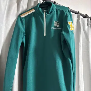 KMC 로고 자수 그린 컬러 트레이닝복