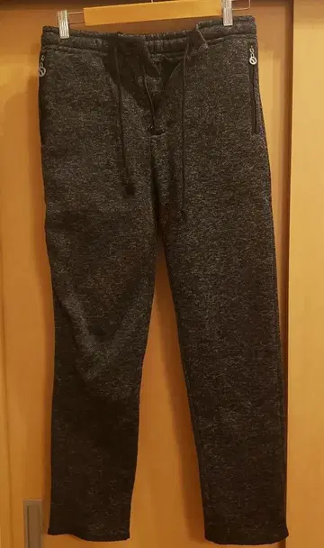 OUTDOOR PRODUCTS 다크 그레이 니트 스웨트 팬츠 속기모 소재