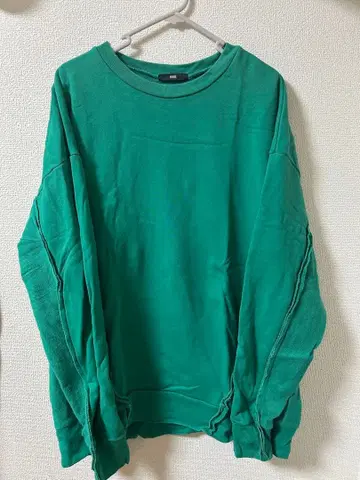 HARE 그린 맨투맨