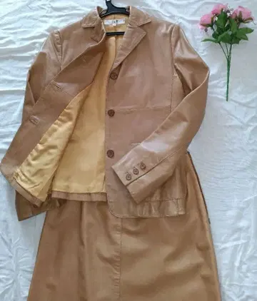 온워드 카시야마 23구 소가죽 가죽 자켓 스커트 세트 카멜