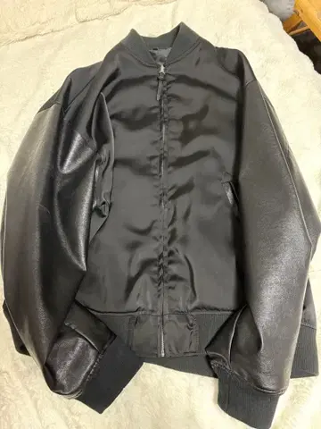 블랙 점퍼 합성 피혁