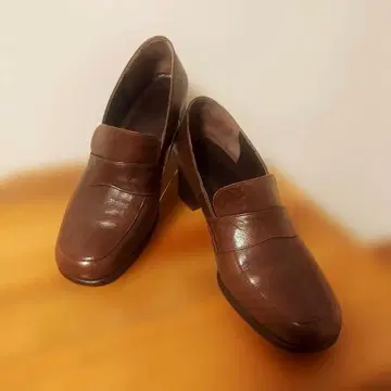 새상품급 브라운 로퍼 중간 힐 천연 가죽 일본제