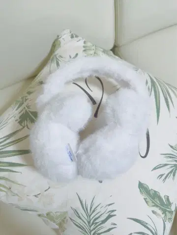 디즈니 미키 화이트 퍼 귀도리