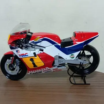 타미야 1/12 혼다 NSR500 '84 랜디 마모라 프라모델 완성품