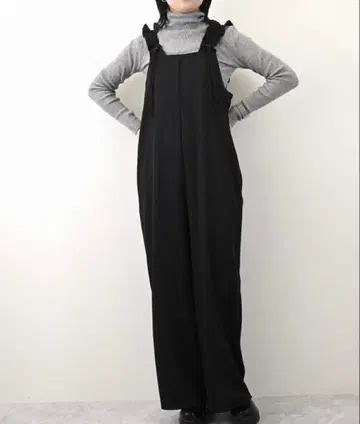 어깨 프릴 살로펫 프릴 달린 블랙 살로펫 M 사이즈