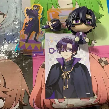 캐릭터 굿즈 세트 (아크릴 스탠드, 피규어, 엽서)