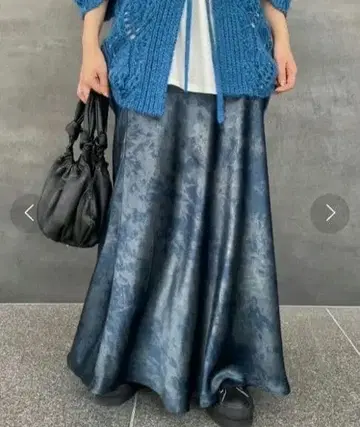 BIAS SATIN PRINT SKIRT ameri vintage