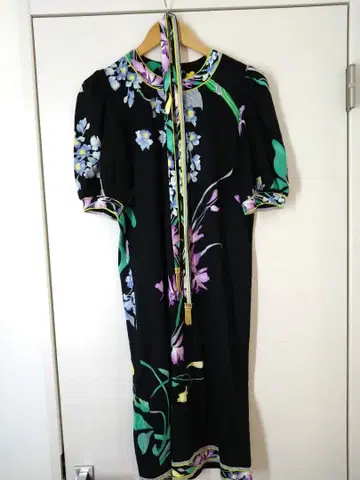 LEONARD 꽃무늬 반팔 무릎 기장 원피스 허리 끈 포함