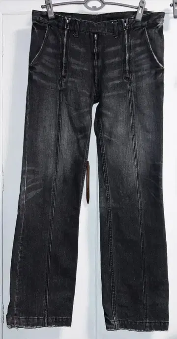 the viridi-anne USED 가공 멀티 지퍼 데님 팬츠