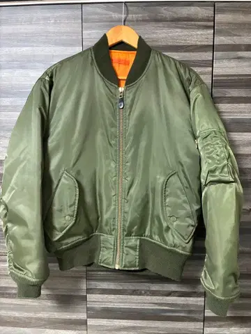 무인양품 올리브 MA-1 플라이트 자켓 M 사이즈