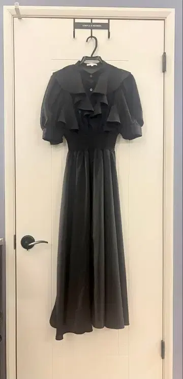 rienda 블랙 프릴 드레스 M 사이즈