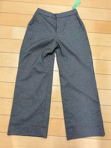 INDIVI 그레이 계열 체크 무늬 팬츠