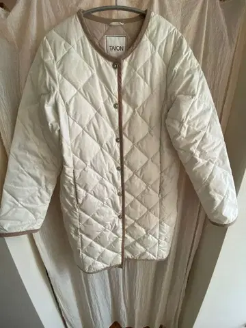 TAION 화이트 퀼팅 다운 자켓