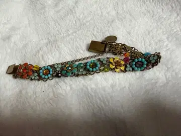 미하엘 네그린 멀티 컬러 앤티크 팔찌입니다