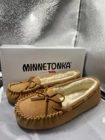 [ 하자품 미사용품 ] 미네통카 칼리 모카신 25cm