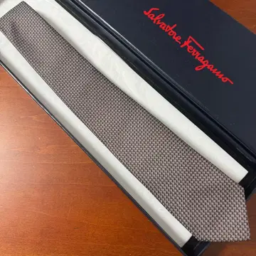 정가 3만 살바토레 페라가모 이탈리아제 내로우 타이 넥타이