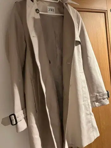 ZARA 베이지 트렌치코트 후드 부착