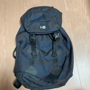 NEW ERA 다크 블루 카모플라쥬 백팩