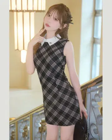 MichellMacaron 미셸 마카롱 카라 부착 체크 미니 원피스