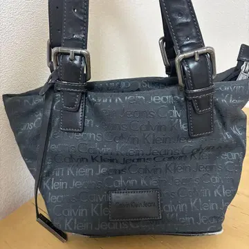 Calvin Klein Jeans 그레이 핸드백