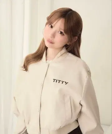 TITTY&CO. 자수 가죽 블루종 아이보리 자켓