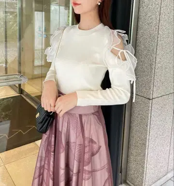 snidel 프릴 슬리브 니트 풀오버 화이트