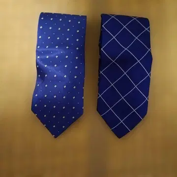 파랑 도트 무늬와 체크 패턴 넥타이 2세트