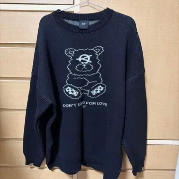 OY 곰 자수 블랙 니트 스웨터