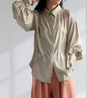 [새상품급!] antiqua 안티카 개더 셔츠 베이지