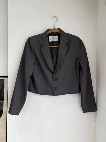 Emma Limber 크롭 테일러드 자켓