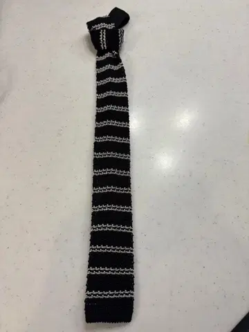 United Arrows 유나이티드 애로우즈 니트 타이 블랙