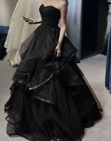 블랙 스트랩 드레스