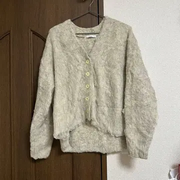 울 혼방 크림색 가디건