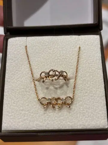 폴리폴리 리본 목걸이와 반지 세트