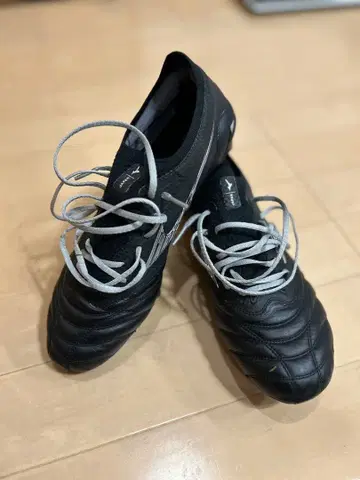 미즈노 블랙 축구화 스파이크