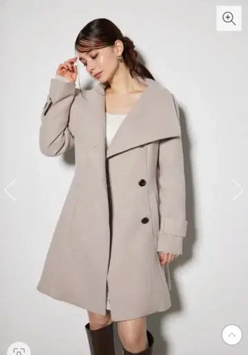 rienda 리엔다 / 신데렐라 라인 미니 베이지 코트 2024년