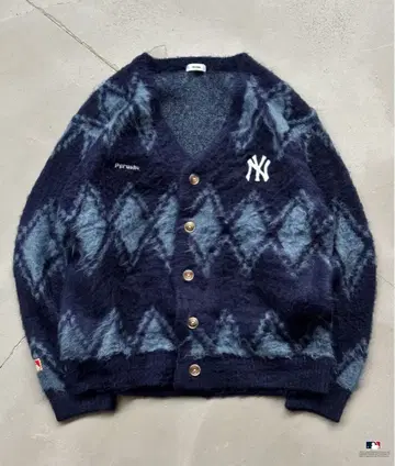 Perushu x MLB 콜라보 아가일 샤기 니트 가디건 네이비