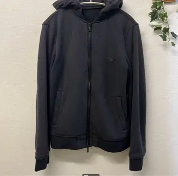 엠포리오 아르마니 후드 부착 후드티 블랙