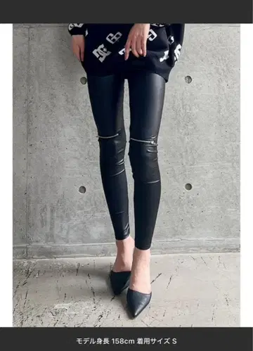 GYDA H/W KNEE ZIP 레깅스 S