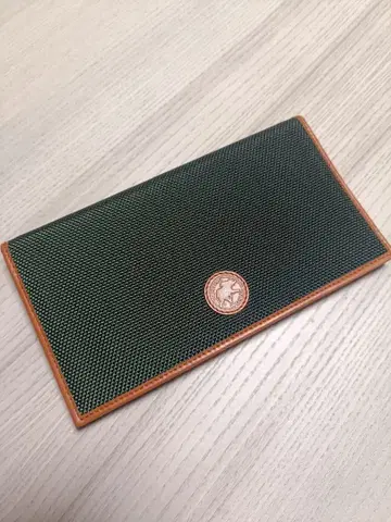 새상품급 Hunting World 헌팅월드 2단 접이식 지갑