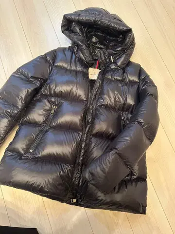 MONCLER 여성용 블랙 다운 자켓 3