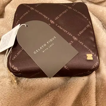 택 포함 미사용 새상품 GELATO PIQUE 파우치 즉시 구매 OK